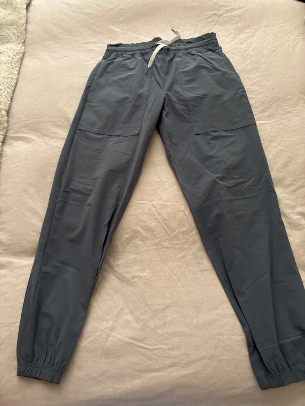 Vuori Women's Charcoal Blue Drawstring Joggers